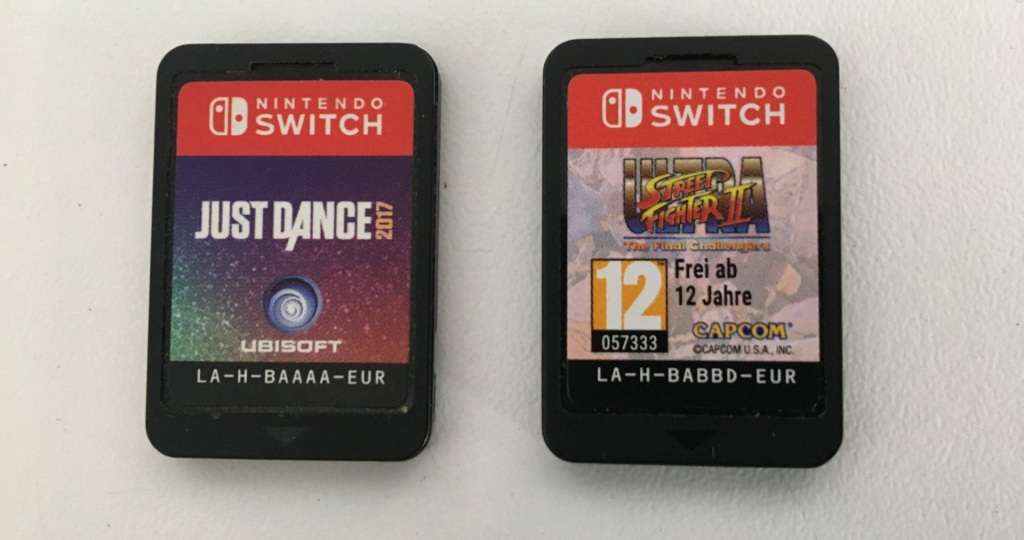 Nintendo Switch OLED Model White 64GB With White Joy-Con Controllers And 2 Titles Great Condition!