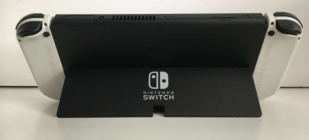 Nintendo Switch OLED Model White 64GB With White Joy-Con Controllers And 2 Titles Great Condition!