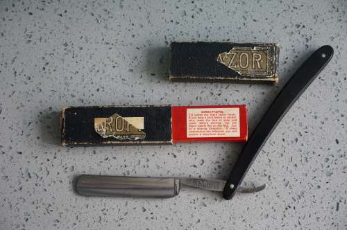 Great Kropp cut throat razor in original box!