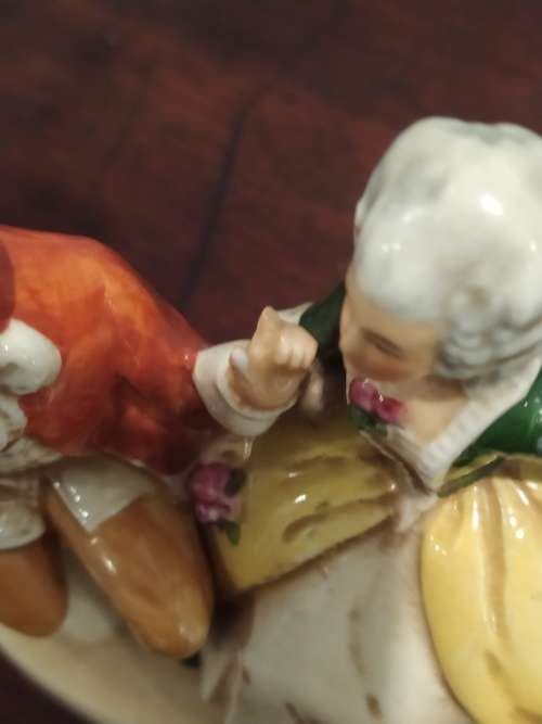 BEAUTIFUL! Vintage statues, porcelain and ceramic/chalk?