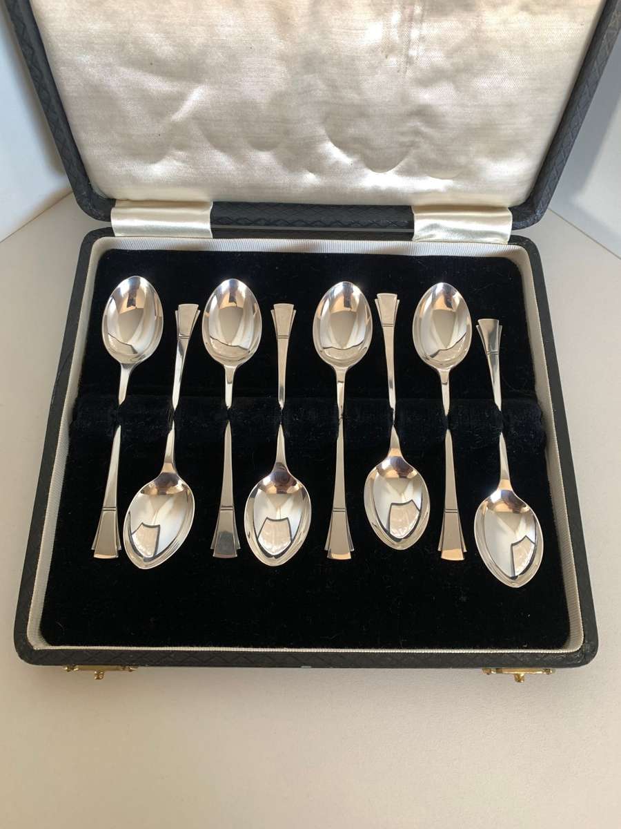 Hallmarked Sterling silver Art Deco tea/coffee spoons