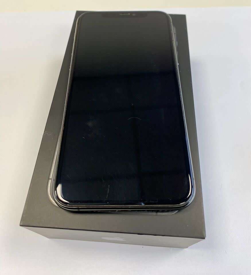 iPhone 11 Pro - 256GB - Space Grey (Unlocked) With Accessories