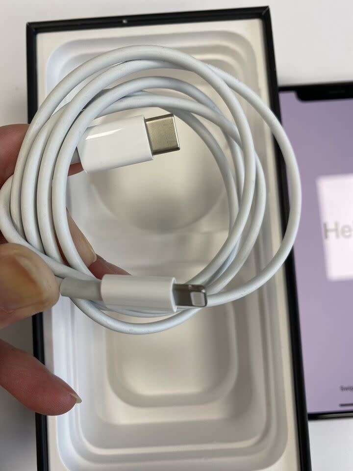 iPhone 11 Pro - 256GB - Space Grey (Unlocked) With Accessories