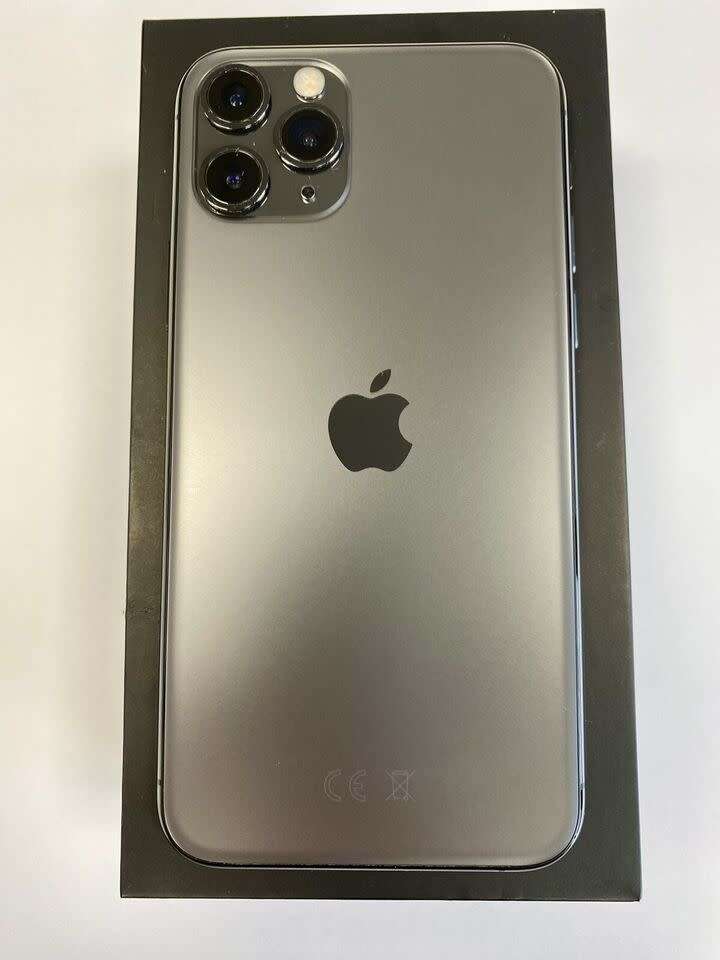 iPhone 11 Pro - 256GB - Space Grey (Unlocked) With Accessories