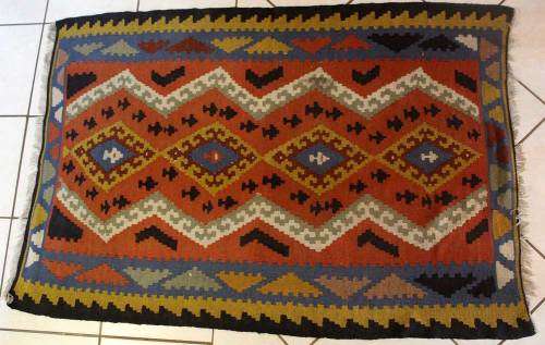 A lovely hand-knotted Oriental kelim