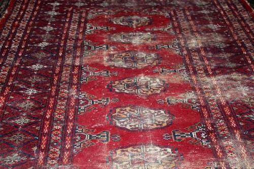 DeIightfuIIy Iived-in Bokhara OrientaI carpet.