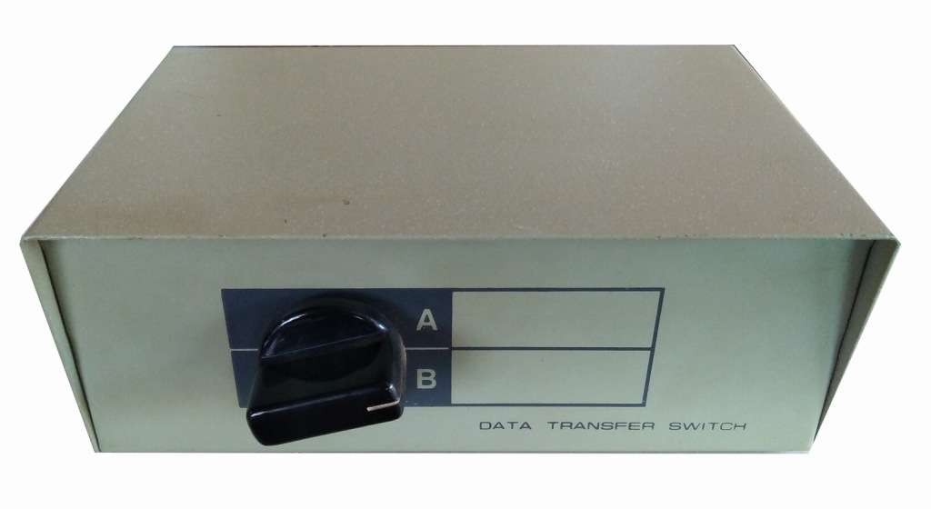 Data Transfer Switch 25-Pin Serial Splitter 2-Port