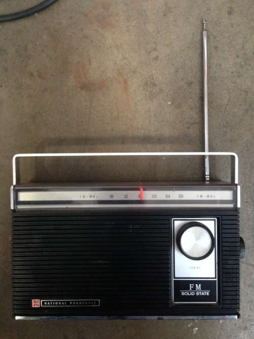 Vintage Portable National Panasonic FM Radio