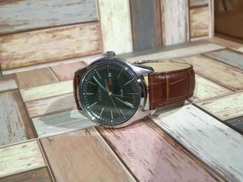 Seiko SNE529 sapphire solar