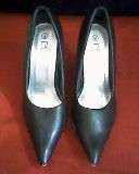 LADIES BLACK STILETTOS. SIZE 5.