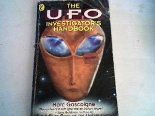 MARC GASCOIGNE. THE UFO INVESTIGATOR'S HANDBOOK. PAPERBACK. 135 PAGES.