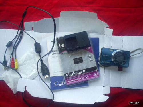 SONY CYBERSHOT DSC-W290.12.1 MEGA PIXEL. 4GIG MEMORY CARD.CHARGER.CABLE.DISC.BOOK.