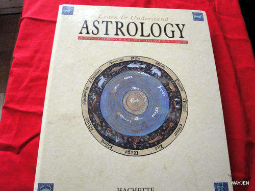 LEARN AND UNDERSTAND ASTROLOGY IN A BINDER. NOT SURE IF ALL IS THERE.