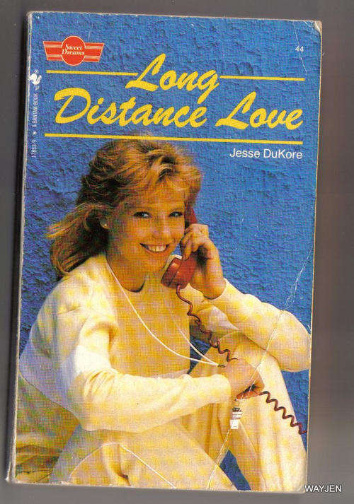 SWEET DREAMS. LONG DISTANCE LOVE. SOFT COVER.163 PAGES.