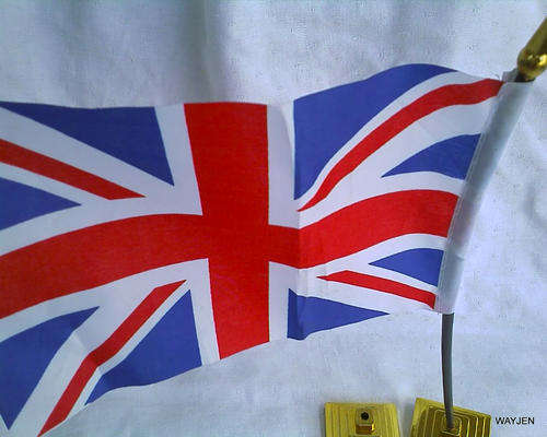 SMALL BRITISH FLAG ON PLASTIC HOLDER FOR YOUR DESK.