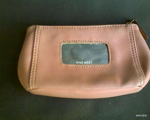 NINE WEST PINK CLUTCH PURSE WITH MIRROR. 19 X 10cm.