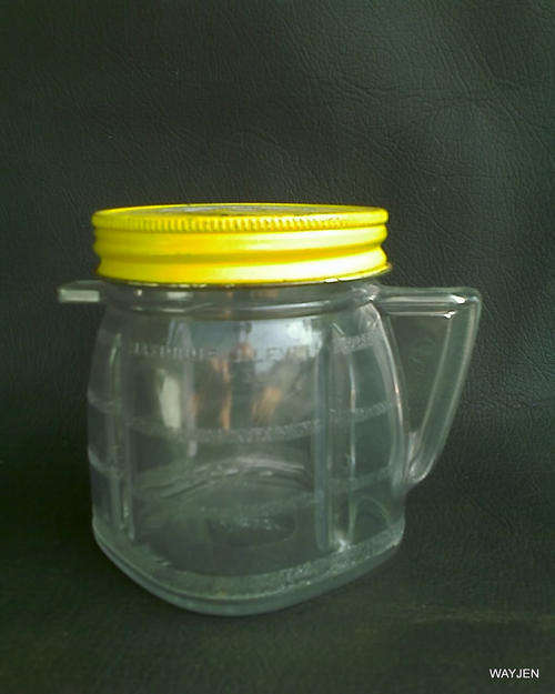 OSTERIZER LIQUEFIER-BLENDER MINI-BLEND PLASTIC CONTAINER. BLEND AND STORE.