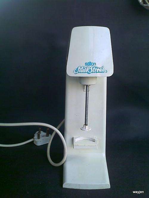 SALTON MILK STREAM. MAKE YOUR OWN MILKSHAKES AND ICE CREAM. NEEDS GLASS JUG.