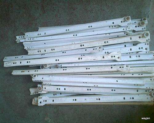 23 SETS OF DRAWER SLIDES. THESE ARE SECOND HAND AND I DON'T KNOW IF THEY ALL SETS.