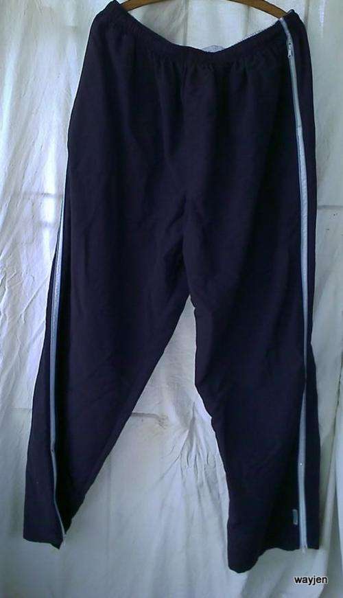 STONE HARBOUR TRACK/CASUAL PANTS. SIZE: 4XL. ZIPS BY ANKLES. ZIPS ON POCKETS. DRAWSTRING WAIST.