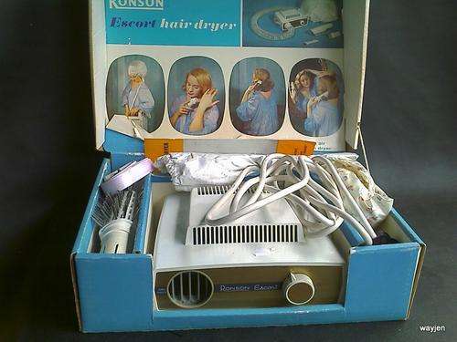 50% OFF!! MULTI PURPOSE RONSON ESCORT HAIRDRYER FROM THE 1960's. WORKING. IN BOX WITH ACCESSORIES.