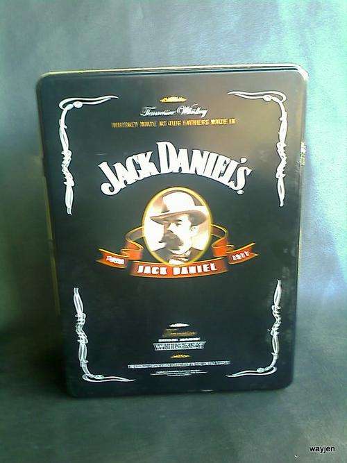 JACK DANIEL'S OLD No. 7  METAL TIN. BOTTLE AND 1 GLASS IS MISSING.