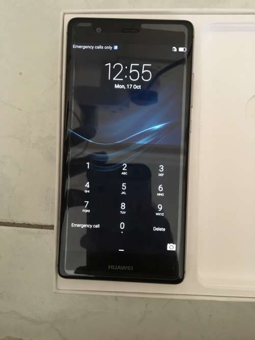 Huawei P9 32GB. Dual sim. Titanium grey.