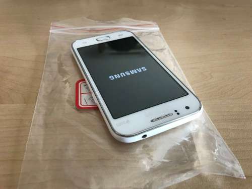 Samsung Galaxy J1 - Like new. Dual sim!
