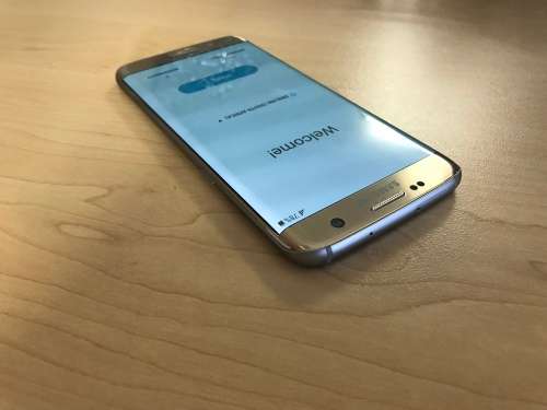 Samsung Galaxy S7 Edge | Gold . Mint condition.