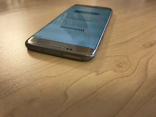 Samsung Galaxy S7 Edge | Gold . Mint condition.