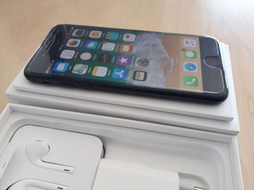 iPhone 7 | 256GB | Local stock.