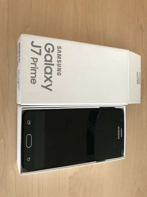Samsung Galaxy J7 Prime 16GB. Dual sim. with memory card slot!