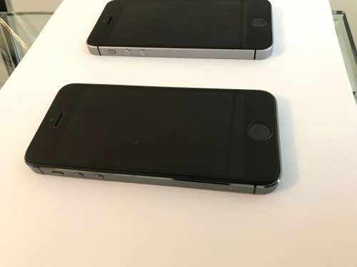 Apple Iphone SE 32GB Housing/LCD/Battery