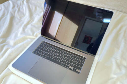 Apple MacBook Pro 16, Intel i9 2.3 Ghz, 8-Core 16GB RAM, 1TB SSD, 8GB AMD 5500M