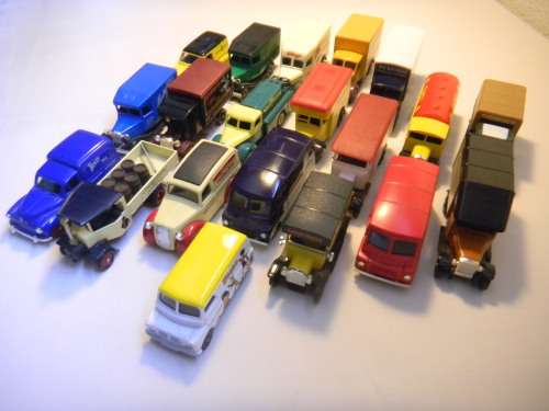 SET OF 20 DIE-CAST MODELS BY LLEDO "DAYS GONE BY CLASSIC TRUCKS & VANS"