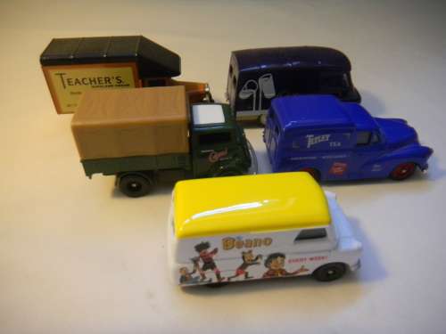 SET OF 20 DIE-CAST MODELS BY LLEDO "DAYS GONE BY CLASSIC TRUCKS & VANS"