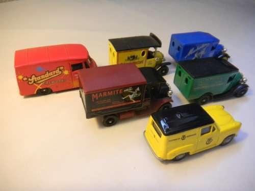 SET OF 20 DIE-CAST MODELS BY LLEDO "DAYS GONE BY CLASSIC TRUCKS & VANS"