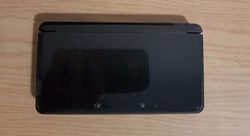 Nintendo 3DS + 11 Games + Circlepad Pro