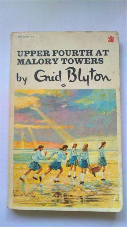 Upper Fourth at Malory Towers - Enid Blyton