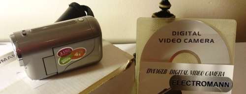 ELECTROMANN DIGITAL VIDEO CAMERA (DV136ZB) AND TRIPOD