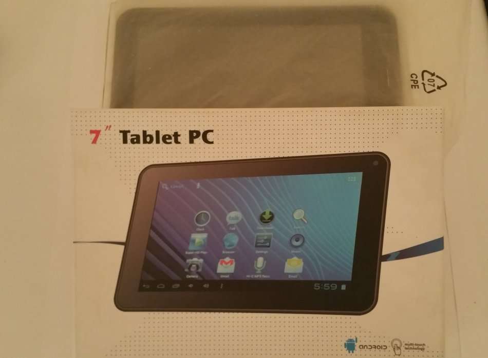 7.4" TABLET: TWO SIM-SLOTS, FRONT & REAR CAMERA, STAND, SCREEN PROTECTOR, BAG
