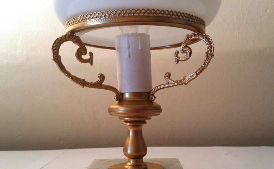 TABLE LAMP: DELICATE, BEAUTIFUL AND ELEGANT **LESS 10% JUNE ONLY**