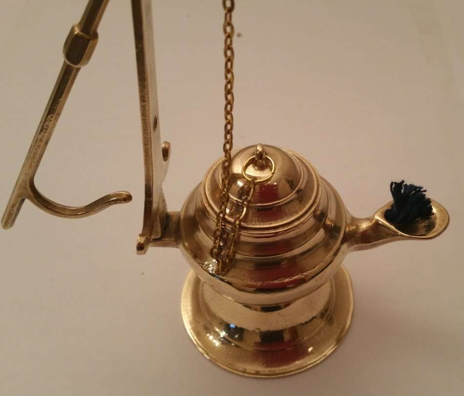VINTAGE BRASS MEDITERRANEAN ROMAN OIL BURNER LAMP AND INCENSER (B)