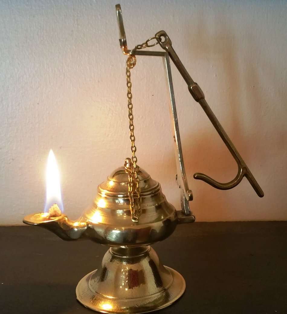 VINTAGE BRASS MEDITERRANEAN ROMAN OIL BURNER LAMP AND INCENSER (B)