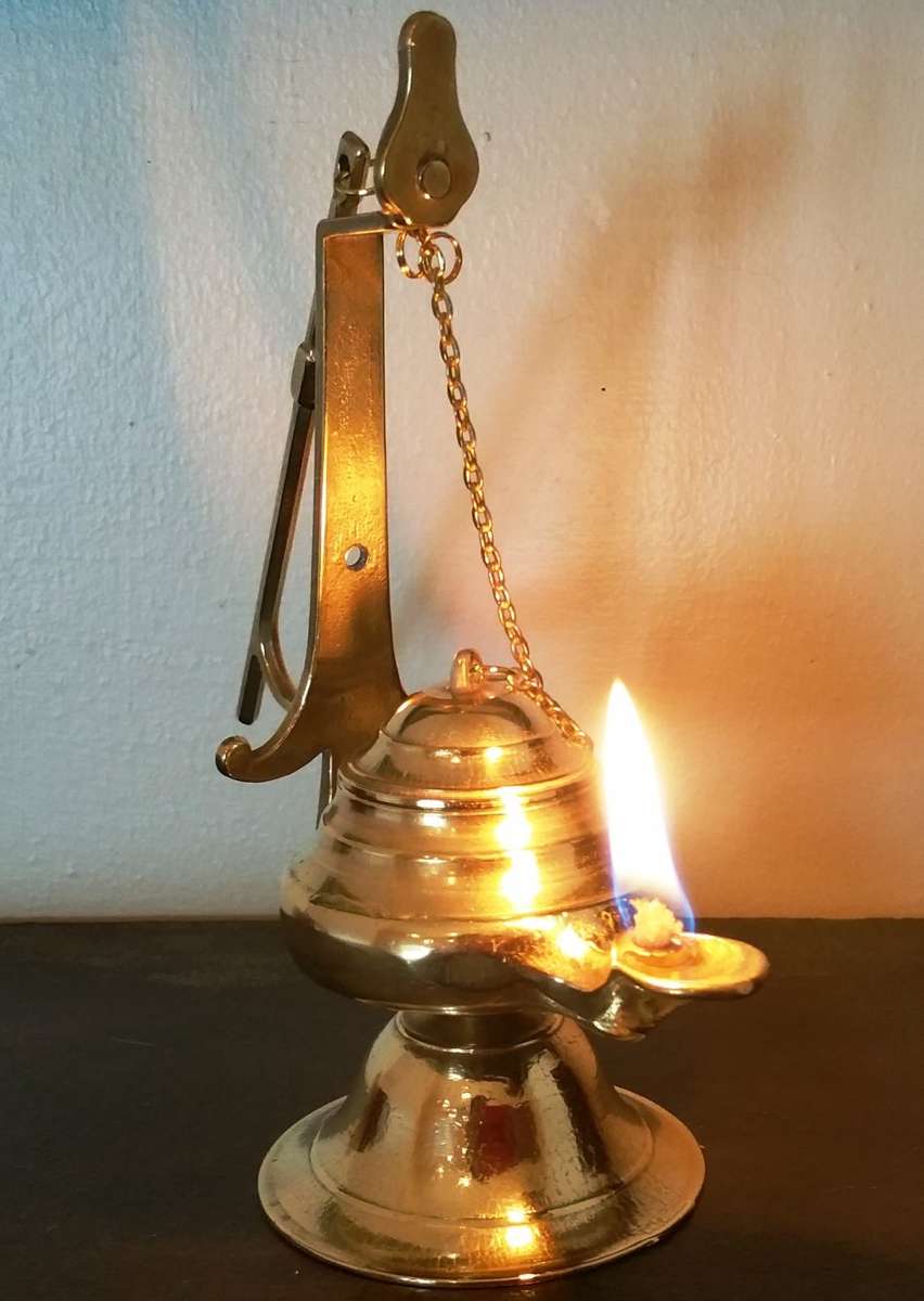 VINTAGE BRASS MEDITERRANEAN ROMAN OIL BURNER LAMP AND INCENSER (B)