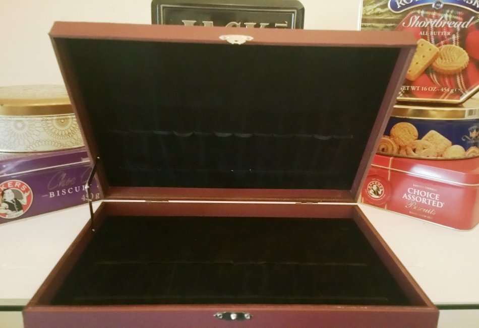 COLLECTION OF TINS, WOODEN HINGED BOX - FOR THE COLLECTOR OR STORING