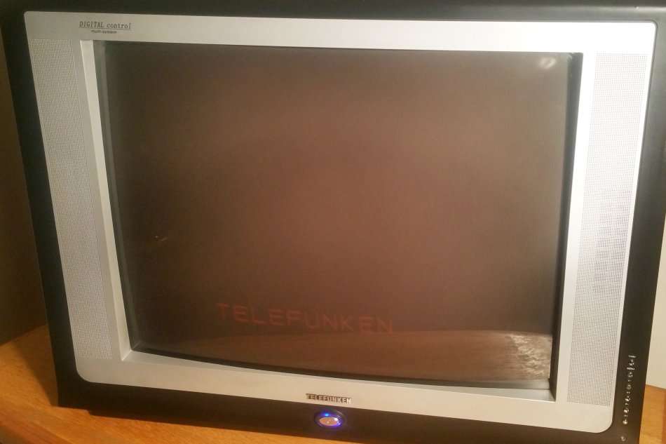 TELEFUNKEN DIGITAL CONTROL MULTI-SYSTEM TV 74cm (29") AV STEREO COLOUR (CRT)