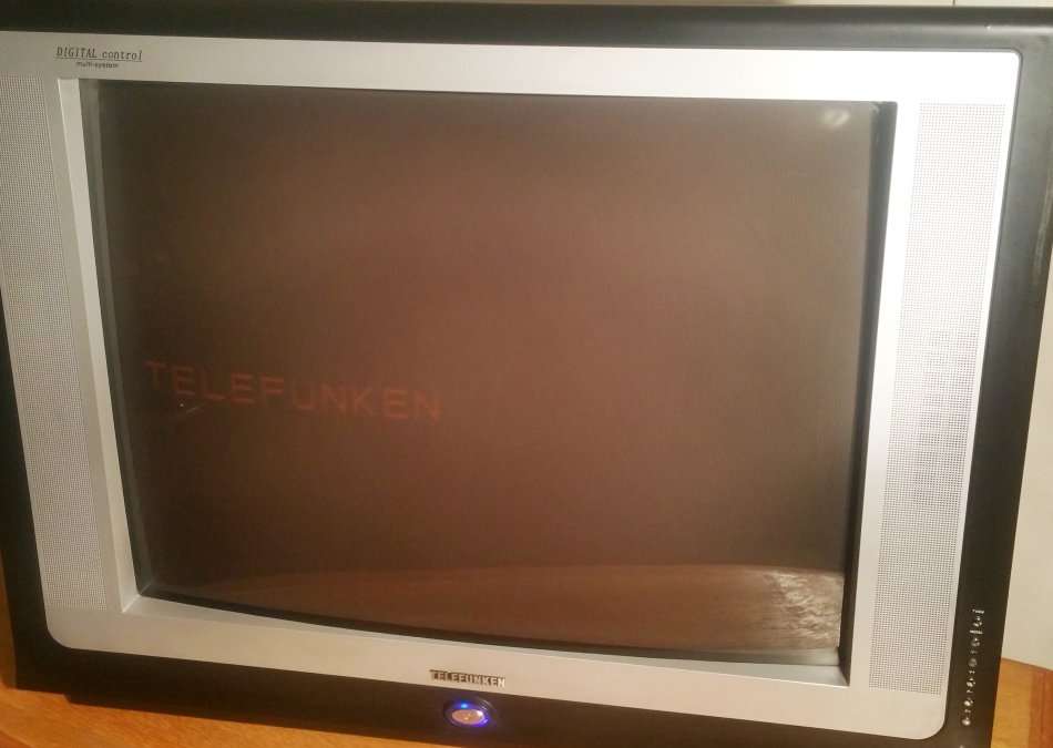 TELEFUNKEN DIGITAL CONTROL MULTI-SYSTEM TV 74cm (29") AV STEREO COLOUR (CRT)