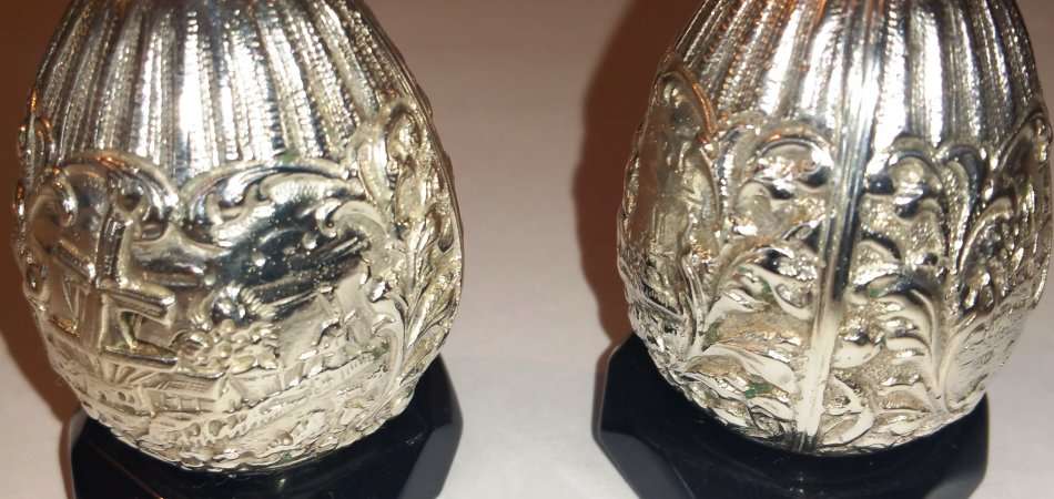 CRUET SALT AND PEPPER - SILVER PLATE AND INTRICATE DETAIL