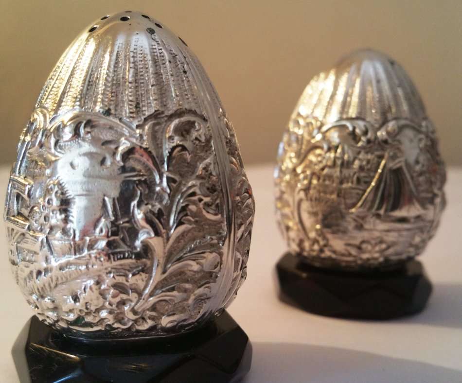 CRUET SALT AND PEPPER - SILVER PLATE AND INTRICATE DETAIL